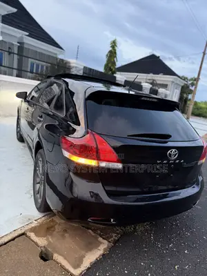 Toyota Venza XLE 2010 Black
