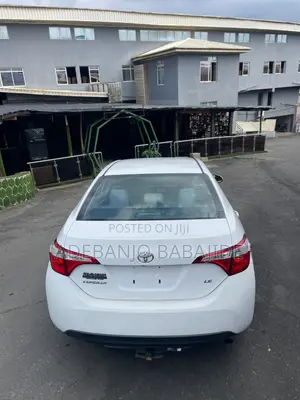 Toyota Corolla LE Eco 4dr Sedan (1.8L 4cyl CVT) 2014 White