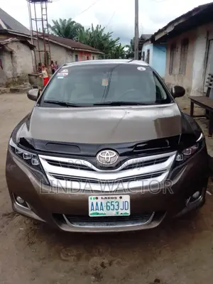 Toyota Venza AWD 2011 Brown
