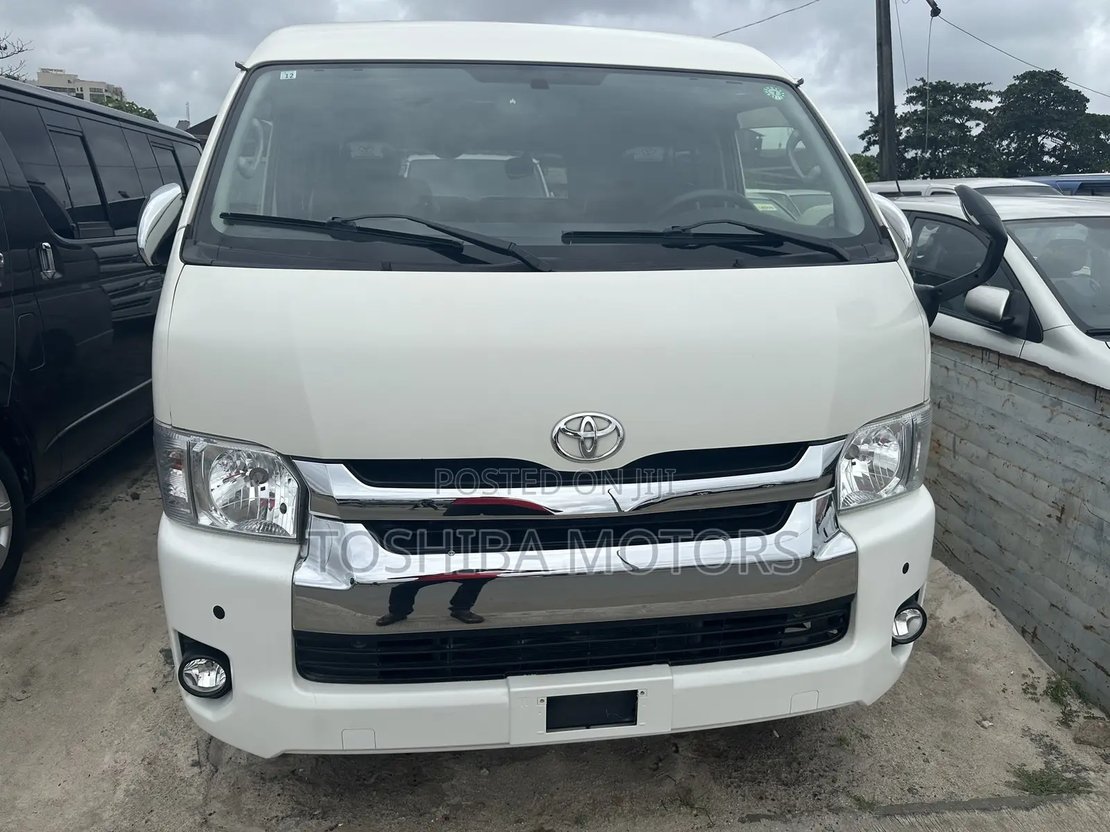 Toyota HiAce 2015 White