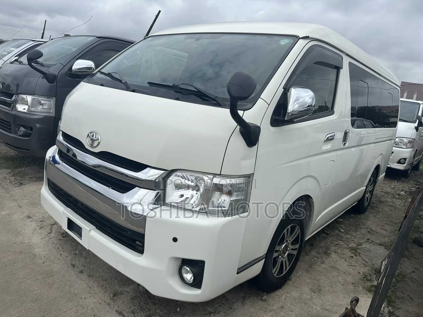 Toyota HiAce 2015 White