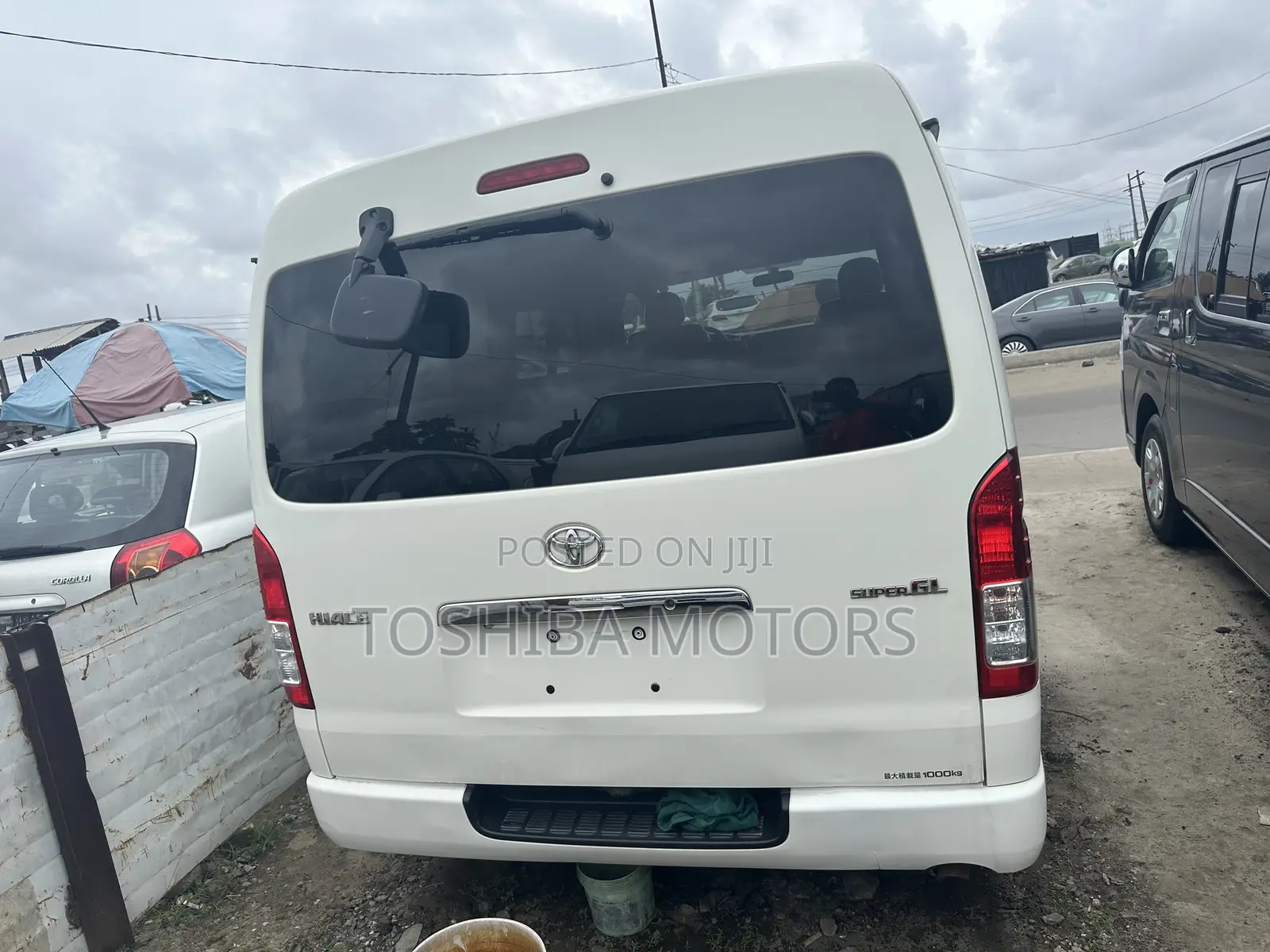 Toyota HiAce 2015 White