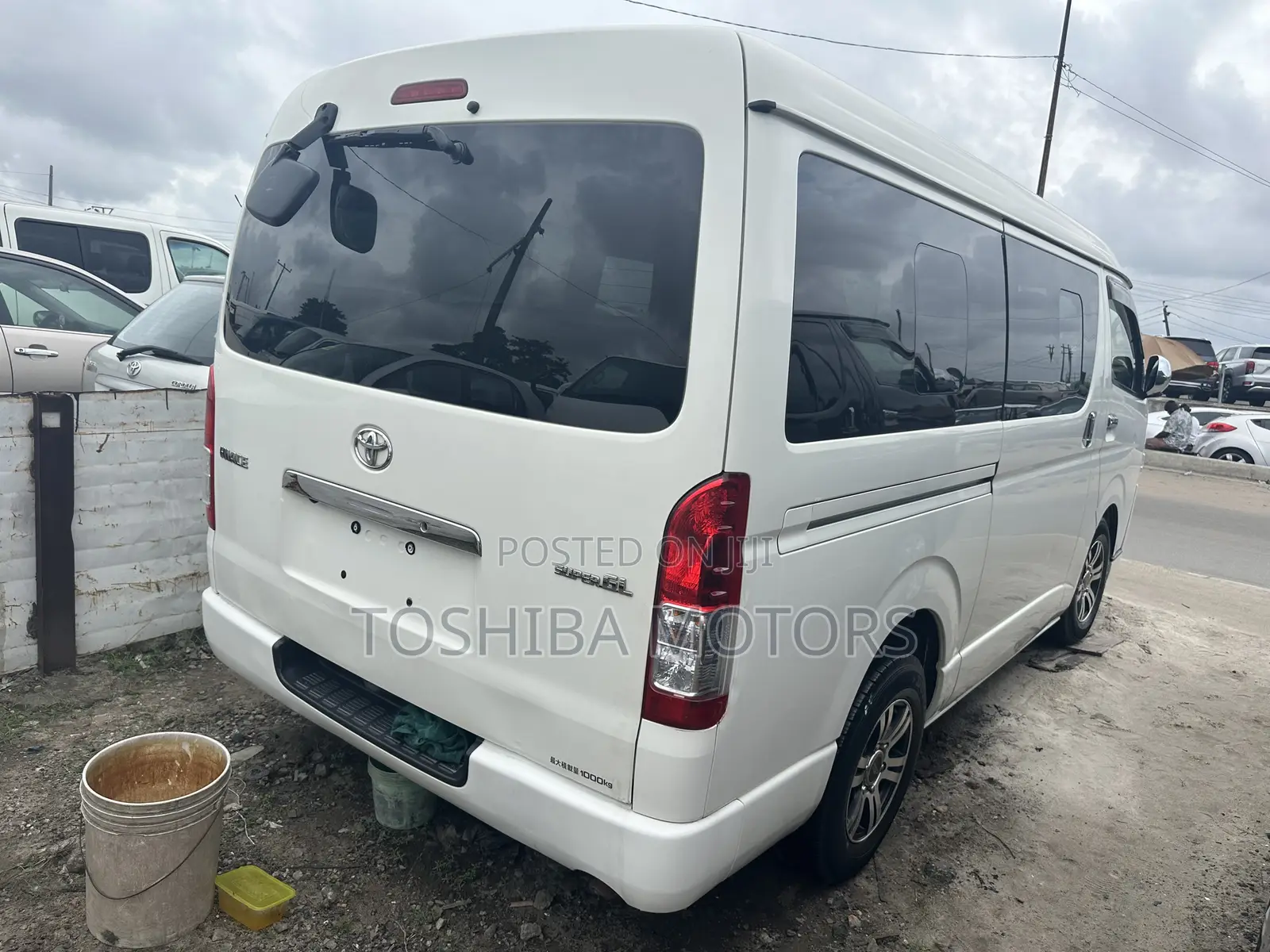 Toyota HiAce 2015 White
