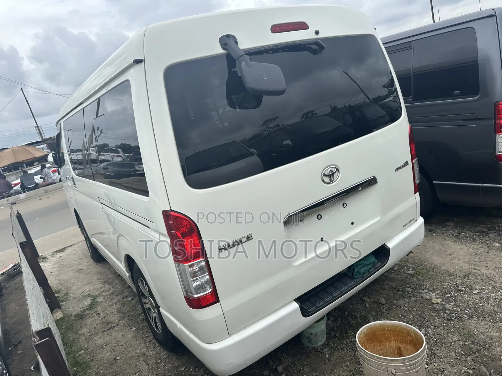 Toyota HiAce 2015 White