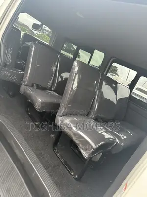 Toyota HiAce 2015 White