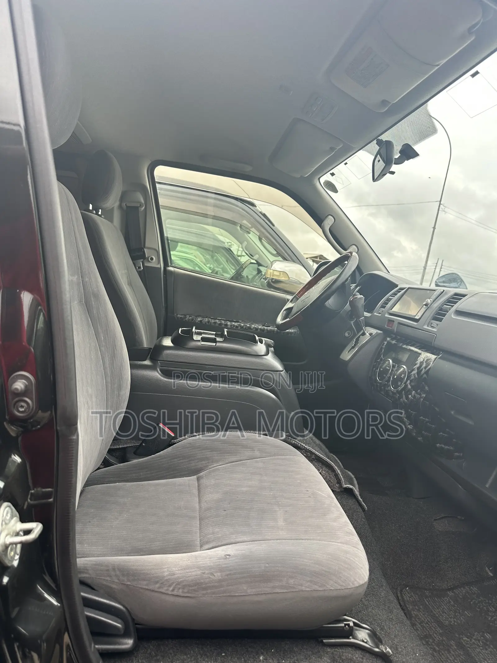 Toyota HiAce 2016 Black