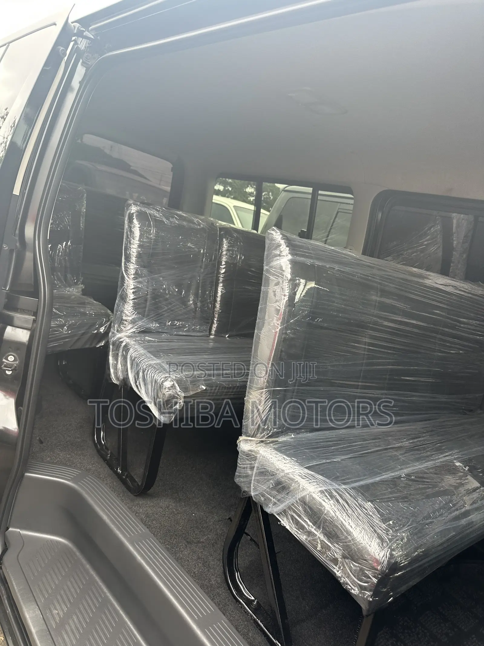 Toyota HiAce 2016 Black