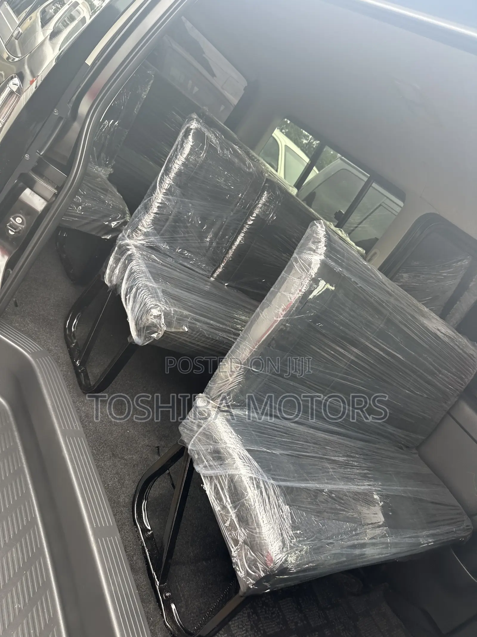Toyota HiAce 2016 Black