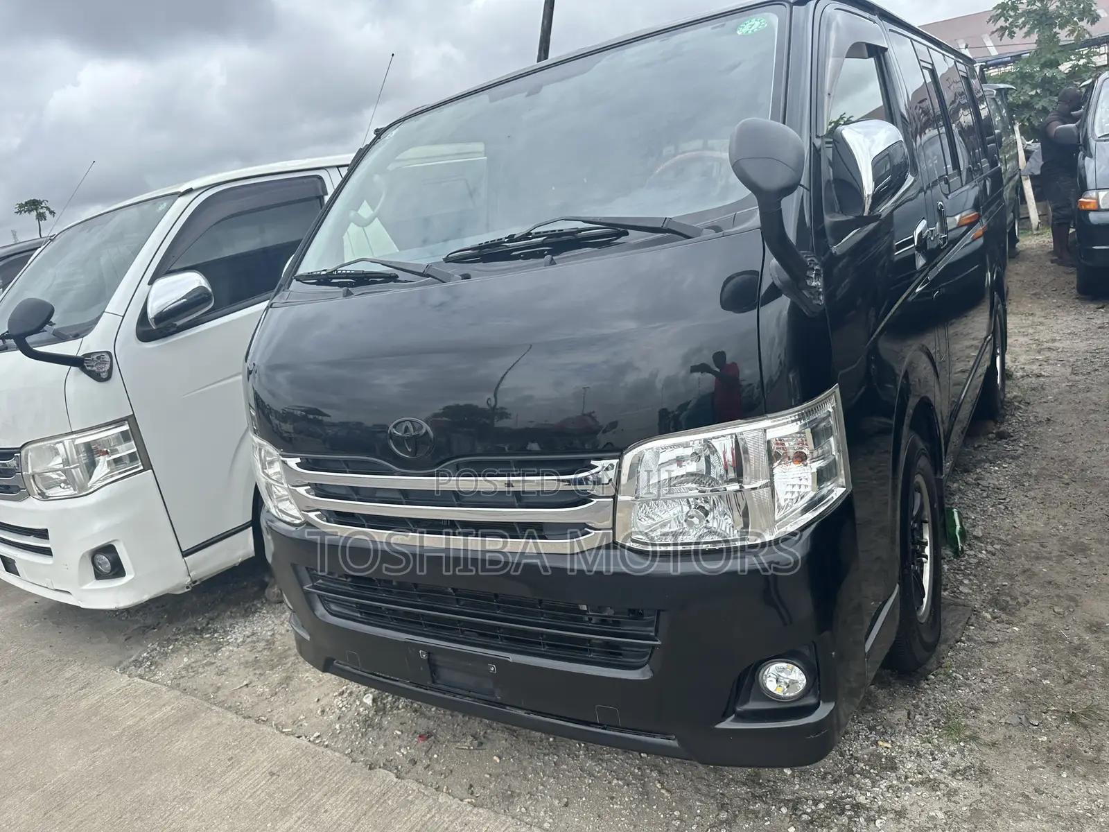 Toyota HiAce 2016 Black