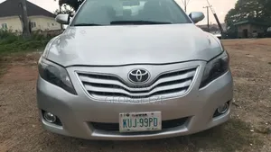 Toyota Camry 2010 Silver