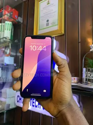 New Apple iPhone XR 64 GB Black