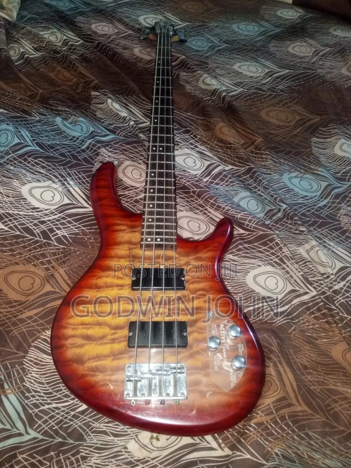 4 Strings Active Bass Guitar