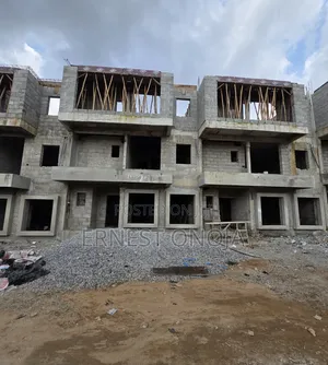 5bdrm Townhouse/Terrace in Mabushi for sale