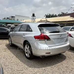 Toyota Venza 2010 Silver