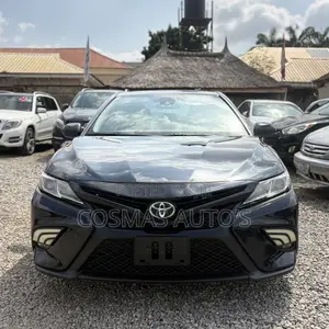 Toyota Camry SE FWD 2020 Black