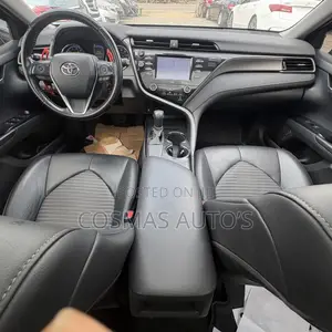 Toyota Camry SE FWD 2020 Black