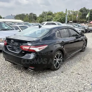 Toyota Camry SE FWD 2020 Black