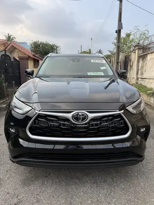 Toyota Highlander XLE 2022 Black
