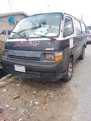 Toyota HiAce 2003 Beige