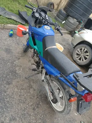 Yamaha 2004 Blue