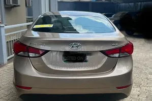 Hyundai Elantra 2013 Gold