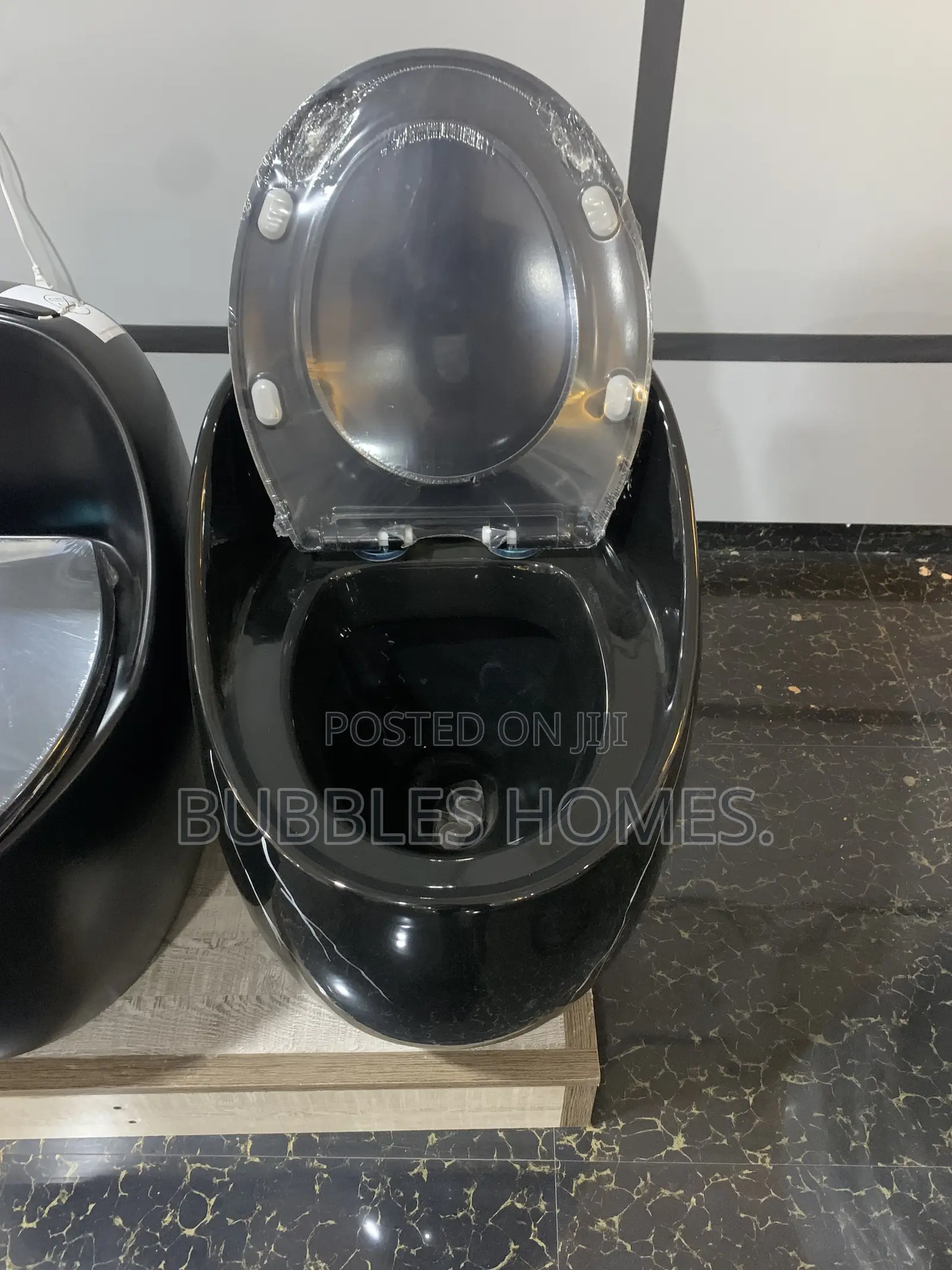 Executive Water Closet Marble Black