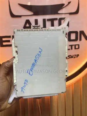 Lexus GX460 (2014-2015)Interior Fusebox /(BCM)Body Control Module