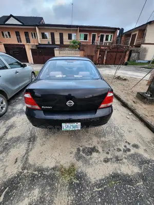 Nissan Sunny 2010 Black