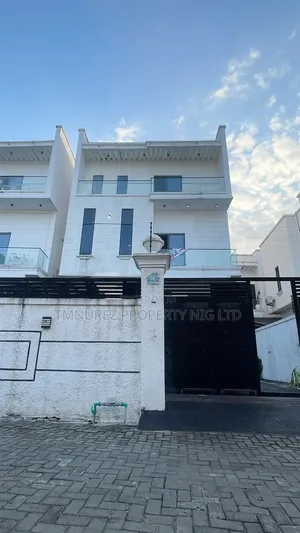 6bdrm Duplex in Chevron for rent