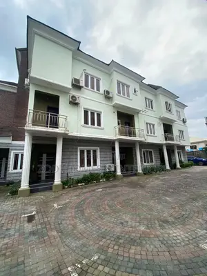 4bdrm Duplex in Lekki for rent