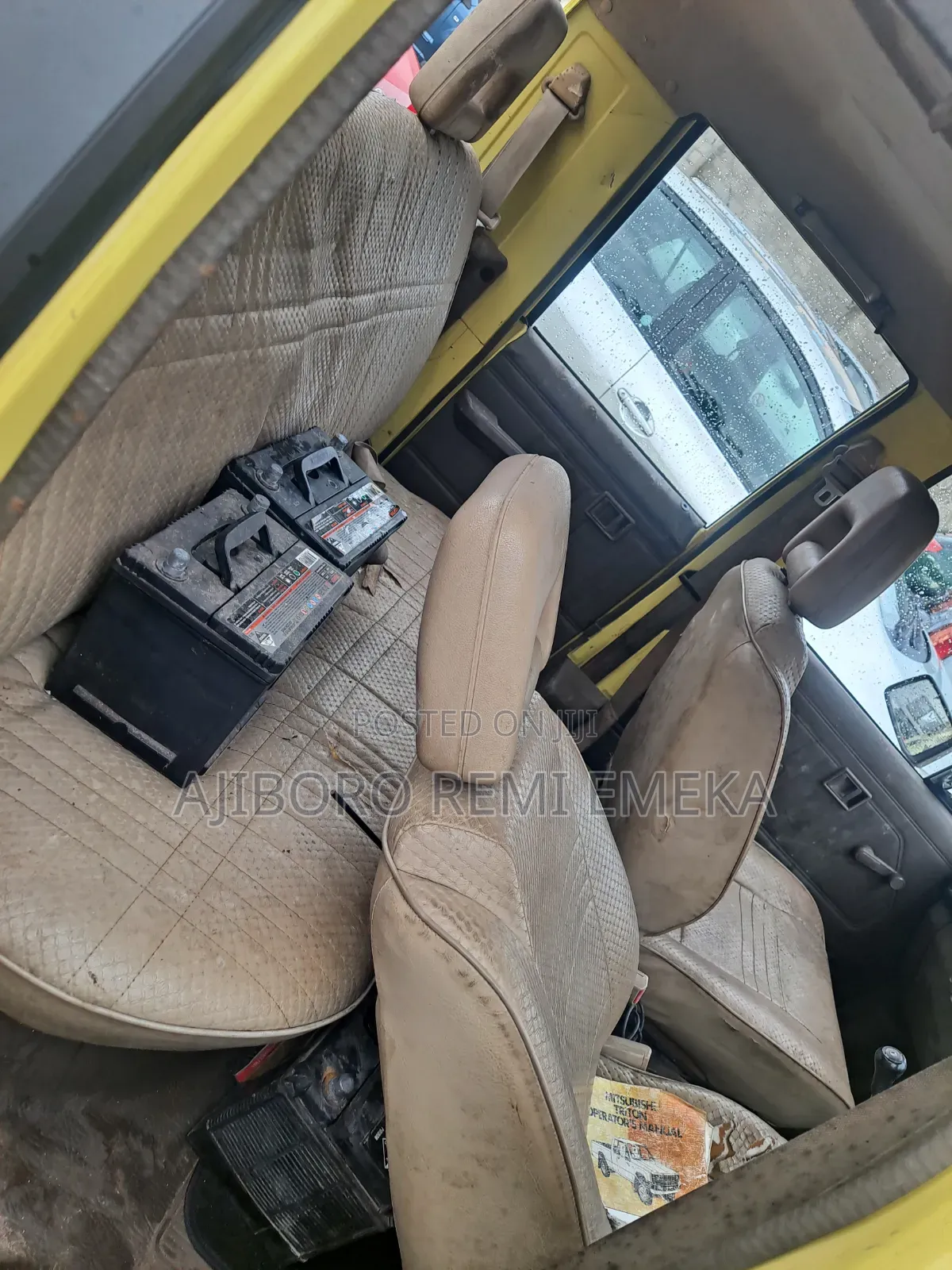 Mitsubishi Triton 1991 Yellow