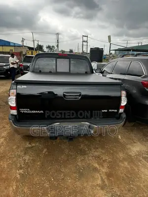 Toyota Tacoma PreRunner V6 4dr Access Cab 6.1 ft. SB (4.0L 6cyl 5A)