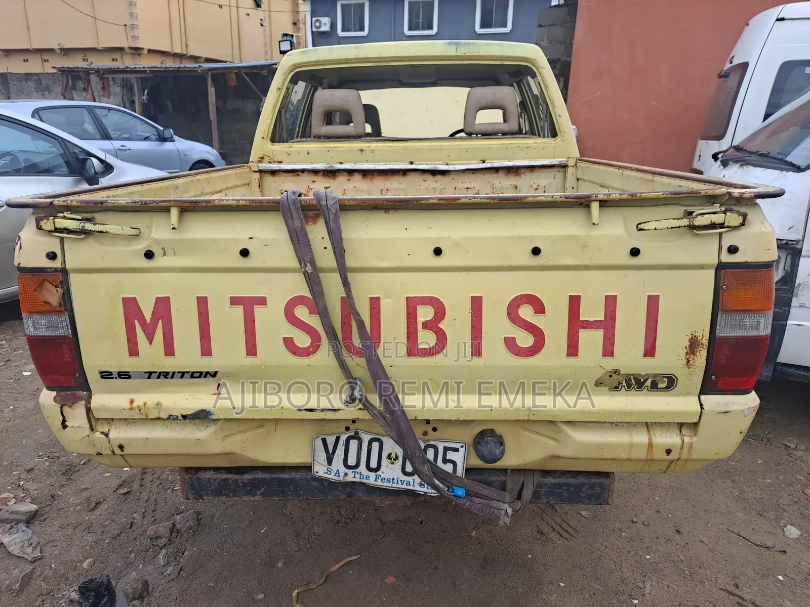 Mitsubishi Triton 1991 Yellow