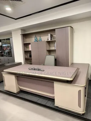 2.4miters Executive Boss Office