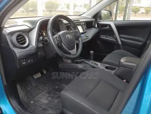Toyota RAV4 XLE 4dr SUV (2.5L 4cyl 6A) 2018 Blue