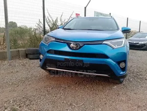 Toyota RAV4 XLE 4dr SUV (2.5L 4cyl 6A) 2018 Blue