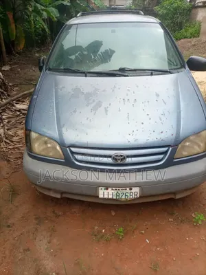 Toyota Sienna LE 2002 Red