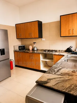 Kitchen Cabinets Construction and Installation