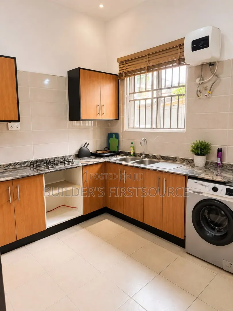 Kitchen Cabinets Construction and Installation