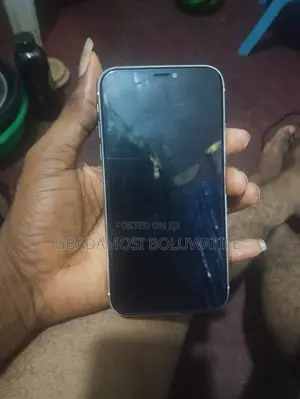 Apple iPhone 11 64 GB White