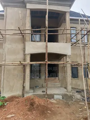 Building Contractor