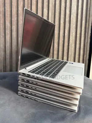 Laptop HP EliteBook 830 G9 16GB Intel Core i5 SSD 256GB