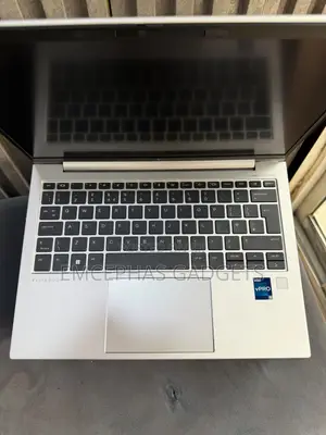 Laptop HP EliteBook 840 G9 16GB Intel Core i5 SSD 256GB