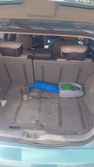 Toyota Matrix S Hatchback FWD (2.4L 4cyl 5A) 2010 Green