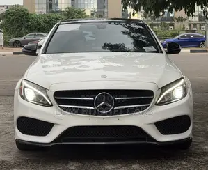Mercedes-Benz C300 Sport 4Matic Sedan AWD (2.0L 4cyl 7A) 2017 White