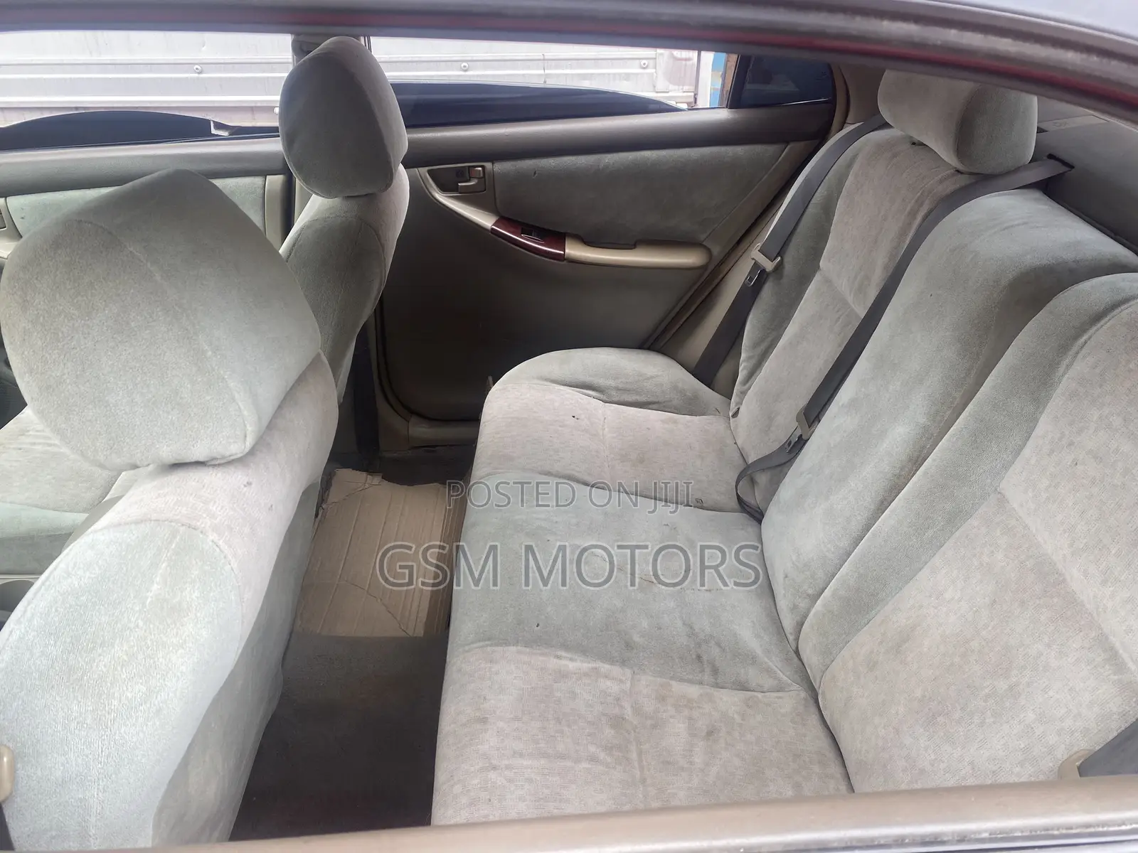 Toyota Corolla LE 2004