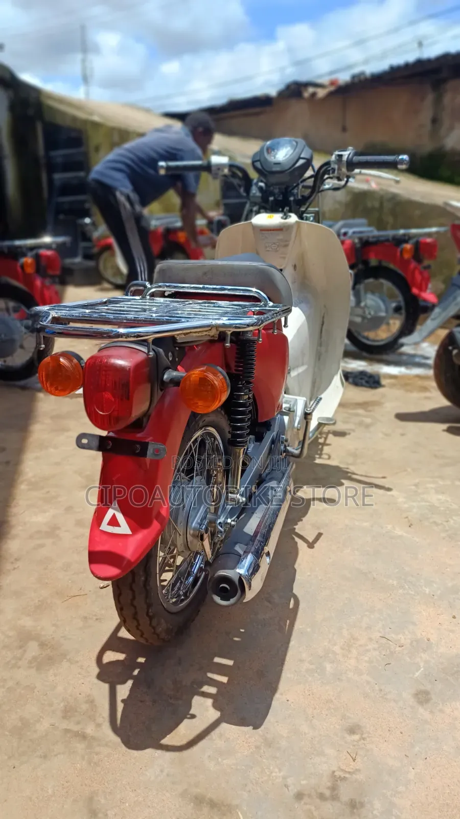 Honda CB 2013 Red