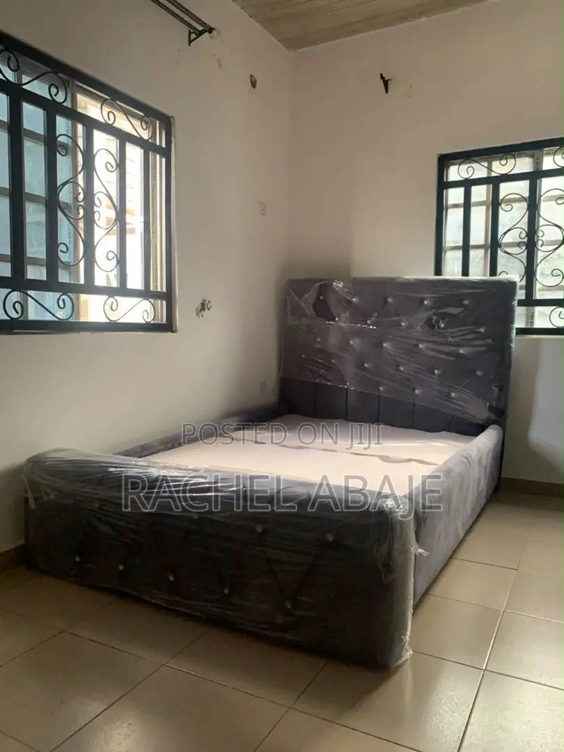 Bedframe and Foam