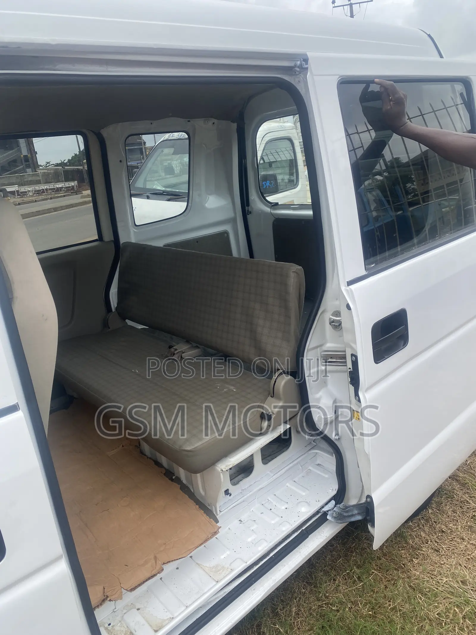 Suzuki Every Wagon 2005 White
