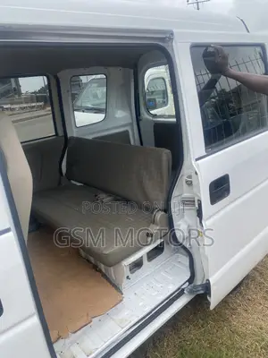 Suzuki Every Wagon 2005 White
